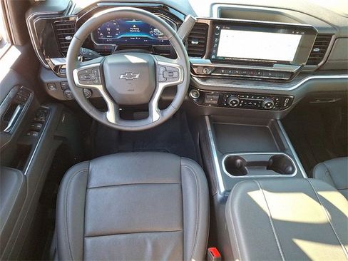 Used 2025 Chevrolet Silverado 2500 LTZ w/ LTZ Plus Package image 11