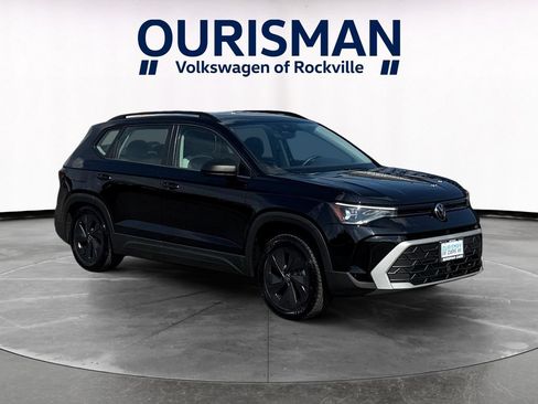 Used 2025 Volkswagen Taos S FWD image 1
