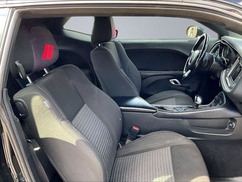 Used 2021 Dodge Challenger SXT RWD image 7