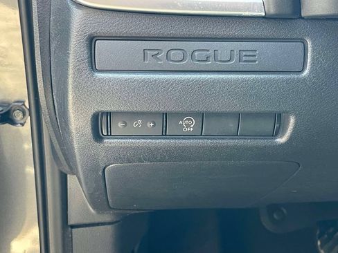 Used 2026 Nissan Rogue S FWD image 18
