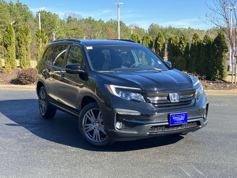 Certified 2022 Honda Pilot Sport image 2