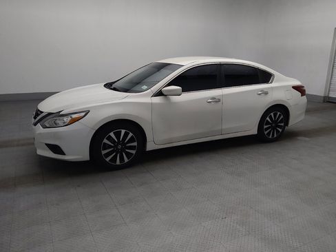 Used 2018 Nissan Altima 2.5 SV FWD image 2