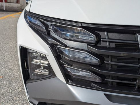 Certified 2025 Hyundai Tucson SE image 10