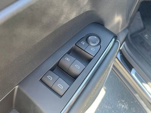 Used 2025 GMC Acadia AT4 AWD/4WD image 13