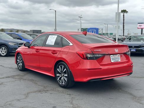 Certified 2022 Honda Civic EX image 3