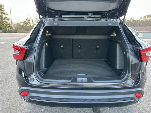 Used 2024 Chevrolet Trax RS w/ Sunroof Package image 17