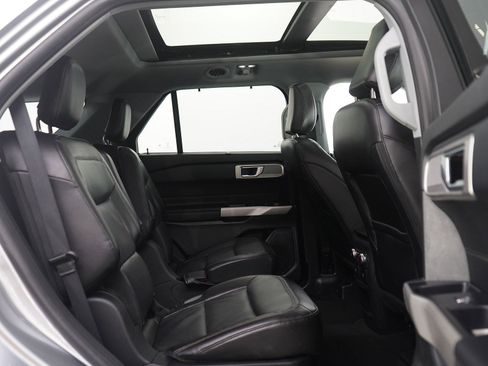 Used 2021 Ford Explorer Limited w/ Equipment Group 301A image 13