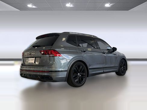 Used 2022 Volkswagen Tiguan SE R-Line FWD image 9