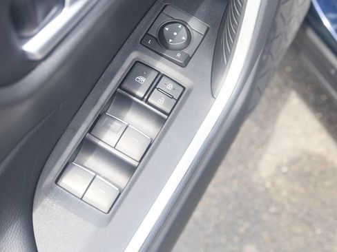 Used 2025 Toyota RAV4 XLE AWD/4WD image 30