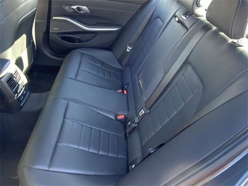 Used 2019 BMW 330i xDrive 330i xDrive w/ Premium Package image 17