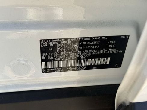 Used 2025 Toyota RAV4 XLE FWD image 34