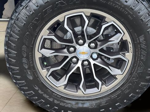 Used 2022 Chevrolet Colorado ZR2 image 39