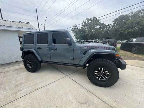 Used 2024 Jeep Wrangler Unlimited Rubicon AWD/4WD image 4