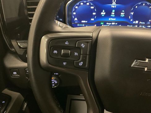 Used 2024 Chevrolet Silverado 2500 ZR2 w/ Technology Package image 15
