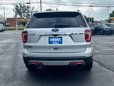 Used 2016 Ford Explorer XLT w/ Equipment Group 202A FWD image 5