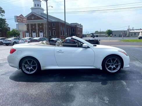 Used 2011 INFINITI G37 Sport w/ Premium Pkg image 4