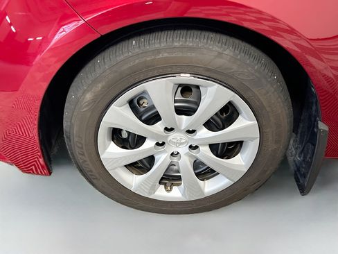 Used 2025 Toyota Corolla LE FWD image 14
