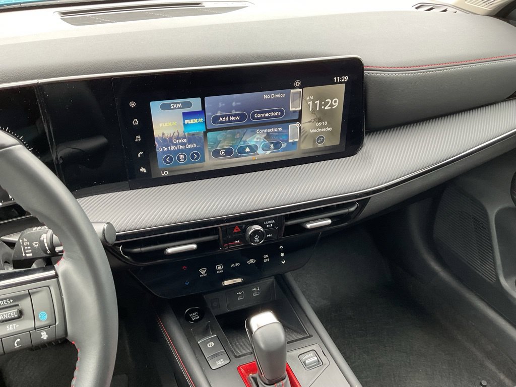 Used 2025 Nissan Kicks SR AWD/4WD image 13