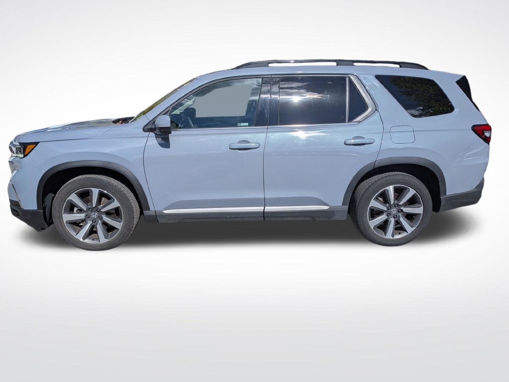 Used 2025 Honda Pilot Touring image 6