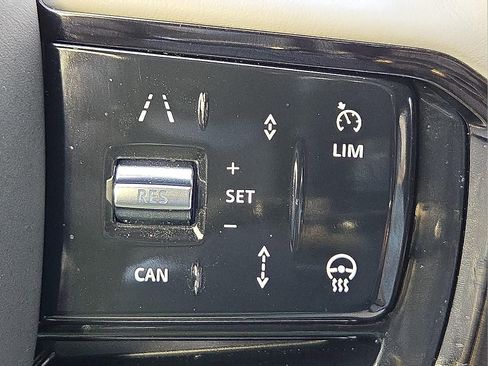 Used 2024 Land Rover Range Rover Velar Dynamic SE image 17