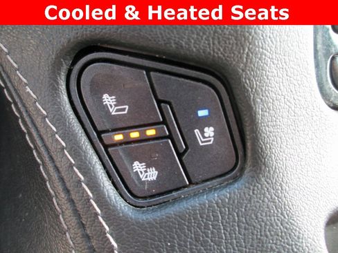 Used 2018 GMC Yukon XL SLT w/ Premium Edition image 17