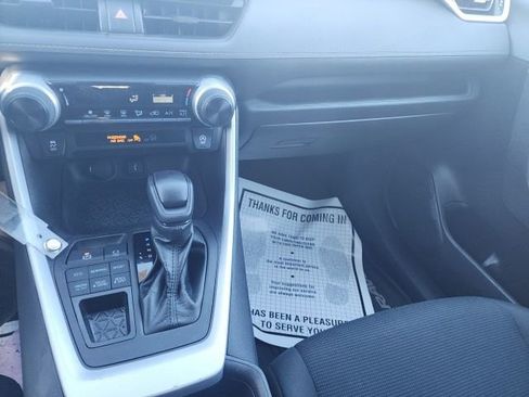 Used 2020 Toyota RAV4 LE image 20