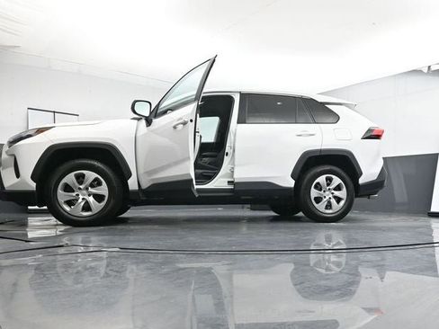 Used 2023 Toyota RAV4 LE image 31