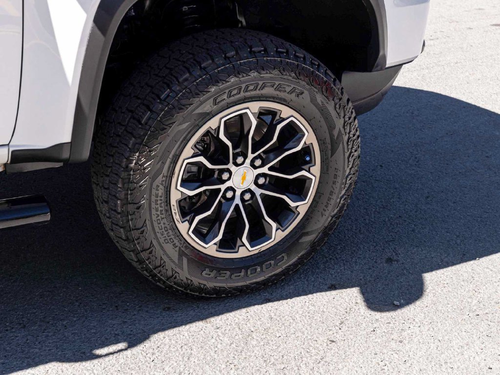 Used 2022 Chevrolet Colorado ZR2 AWD/4WD image 9