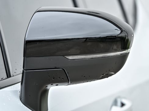 Used 2025 Nissan Murano SL AWD/4WD image 9