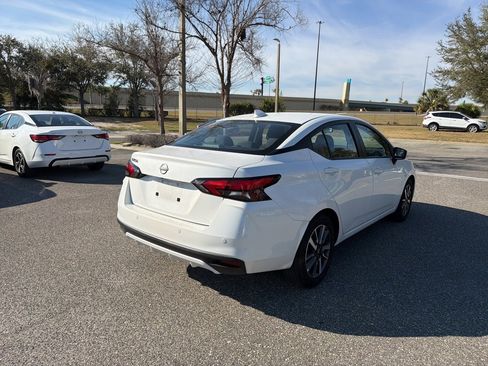 Used 2025 Nissan Versa SV image 5