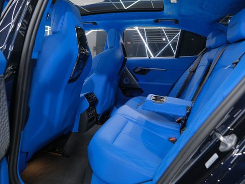 Used 2025 BMW M5 image 36