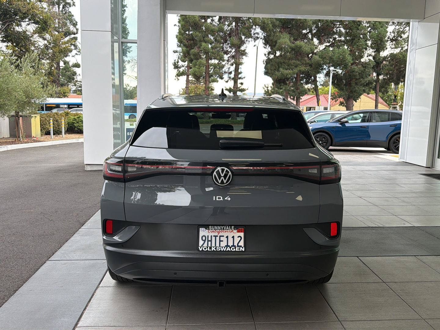 Used 2023 Volkswagen ID.4 Pro S AWD/4WD image 4