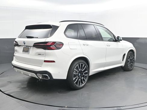 New 2026 BMW X5 xDrive40i w/ M Sport Package AWD/4WD image 7