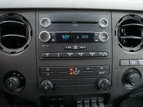 Used 2016 Ford F250 XL w/ XL Appearance Package AWD/4WD image 25