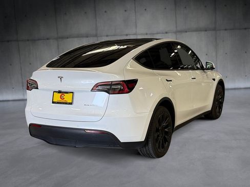 Used 2023 Tesla Model Y Long Range image 5
