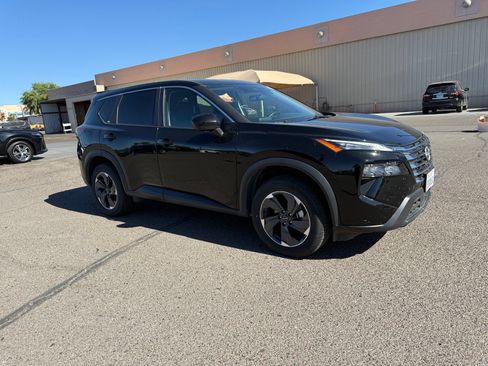Certified 2025 Nissan Rogue SV FWD image 2