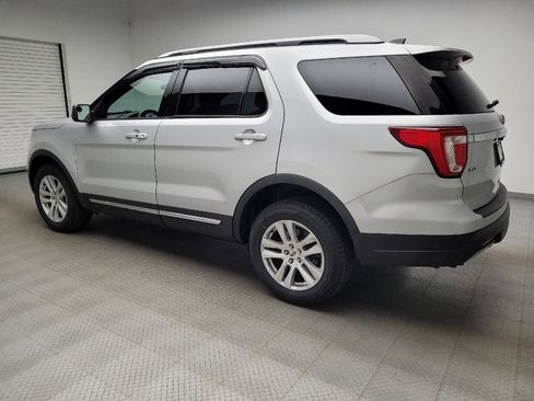 Used 2019 Ford Explorer XLT AWD/4WD image 3