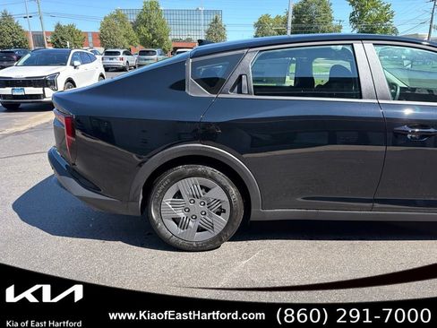 New 2026 Kia K4 FWD image 7