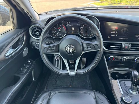 Used 2017 Alfa Romeo Giulia Ti w/ TI Lusso Package AWD/4WD image 14
