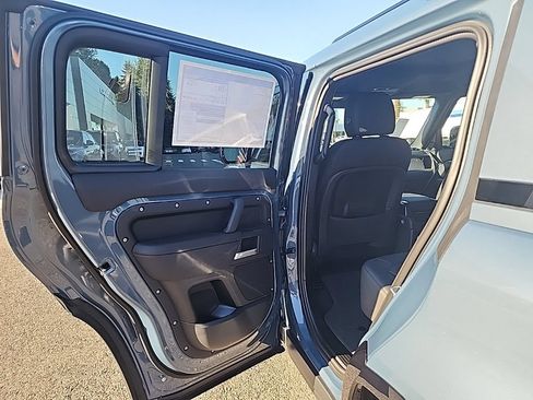 New 2026 Land Rover Defender 110 X-Dynamic SE AWD/4WD image 15