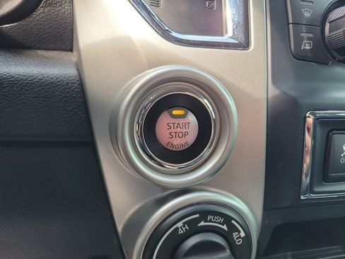 Used 2017 Nissan Titan PRO-4X AWD/4WD image 22