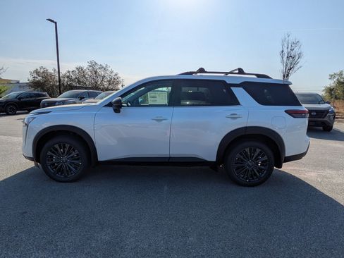 New 2026 Nissan Pathfinder SL w/ SL Premium Package FWD image 7