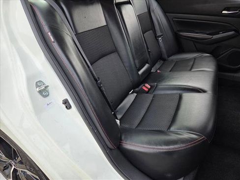 Used 2023 Nissan Altima 2.5 SR image 18