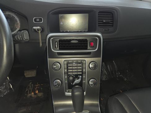 Used 2012 Volvo S60 T5 w/ Climate Pkg FWD image 31