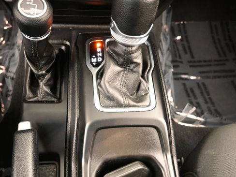 Used 2022 Jeep Wrangler Unlimited Sport AWD/4WD image 15