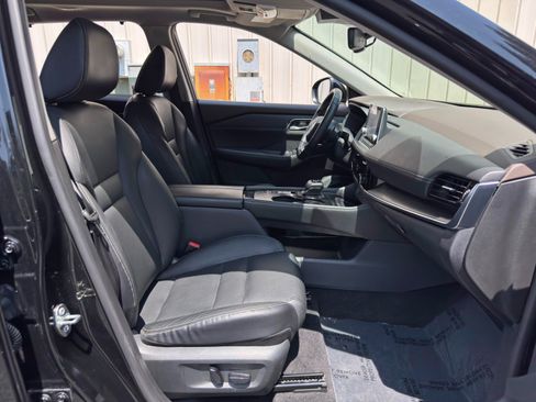 Used 2021 Nissan Rogue SL FWD image 13