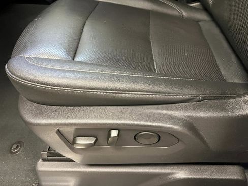 Used 2025 GMC Sierra 1500 SLT image 25