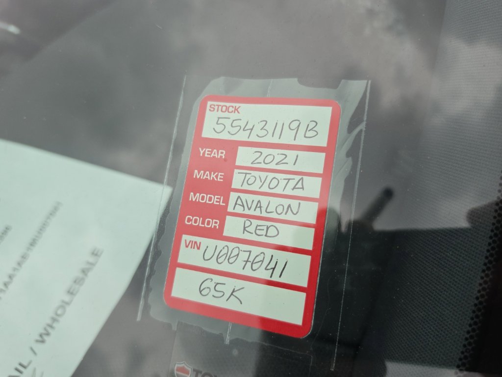 Used 2021 Toyota Avalon XLE w/ Moonroof Package FWD image 7