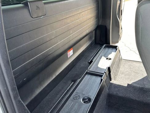 Used 2016 Toyota Tacoma SR image 14