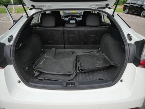 Certified 2020 Toyota Prius LE FWD image 19